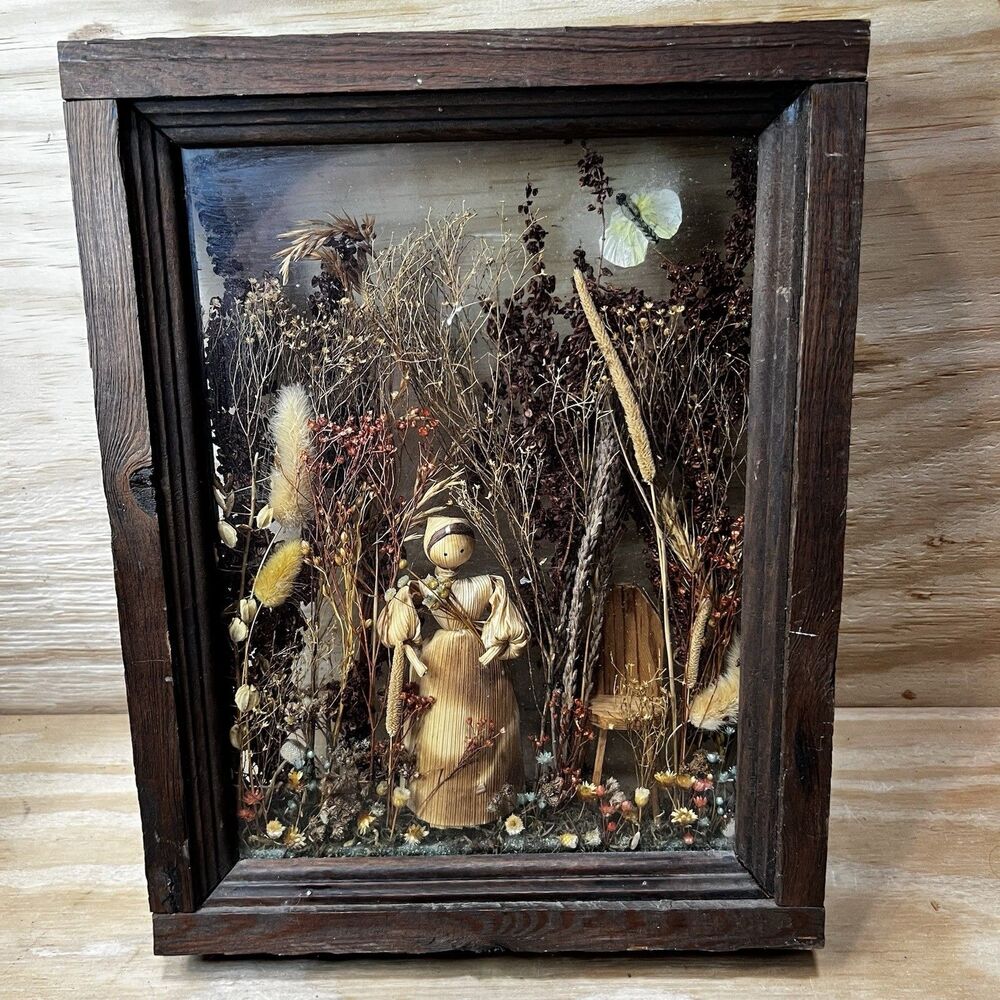 Vintage 3D Shadow Box Diorama Corn Husk Doll Dried Flower Folk Art Rockford IL
